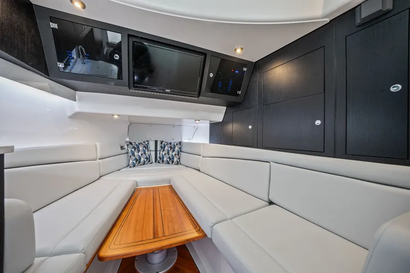 Slide: The Image of Boston Whaler 380 Realm 2026 - 30