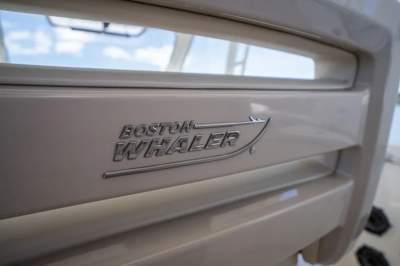 Slide: The Image of Boston Whaler 350 REALM 2022 - 27