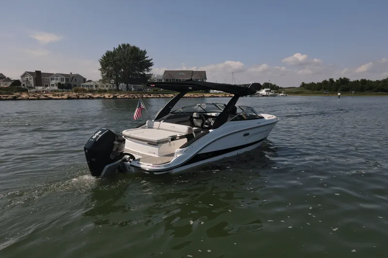 Slide: The Image of Sea Ray SLX 260 Outboard 2025 - 3