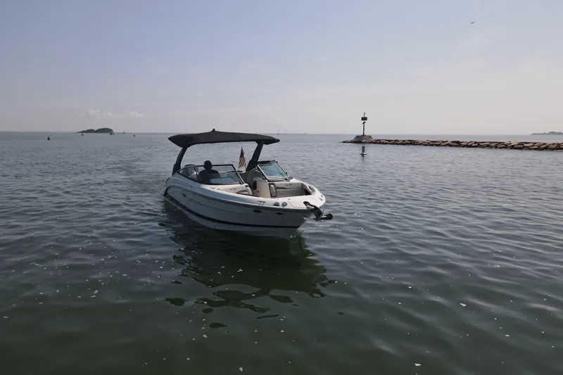 Slide: The Image of Sea Ray SLX 260 Outboard 2025 - 4