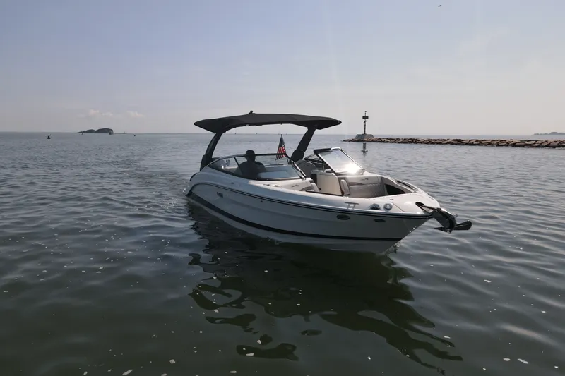 Slide: The Image of Sea Ray SLX 260 Outboard 2025 - 5