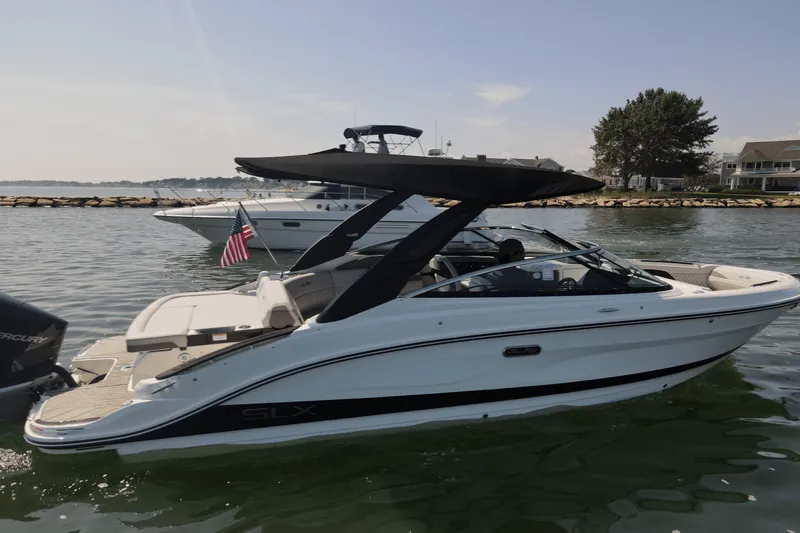 Slide: The Image of Sea Ray SLX 260 Outboard 2025 - 6