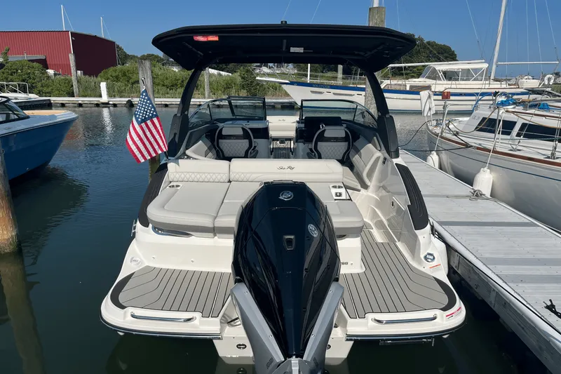 Slide: The Image of Sea Ray SLX 260 Outboard 2025 - 9