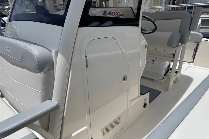 Slide: The Image of Scout 240 XSF 2026 - 13