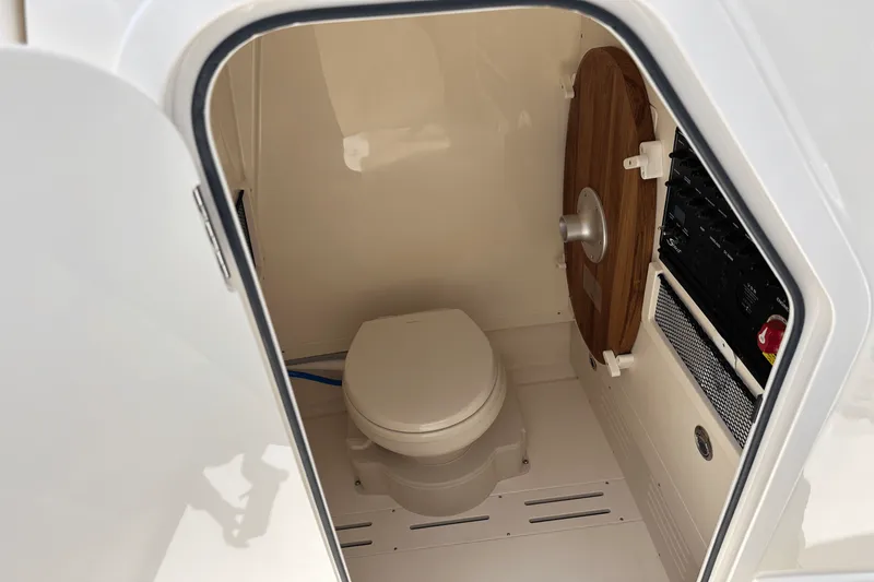 Slide: The Image of Scout 240 XSF 2026 - 14