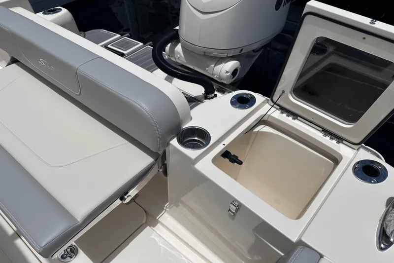 Slide: The Image of Scout 240 XSF 2026 - 21