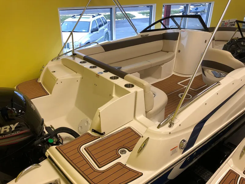 Slide: The Image of Bayliner 210 Deck Boat 2019 - 3