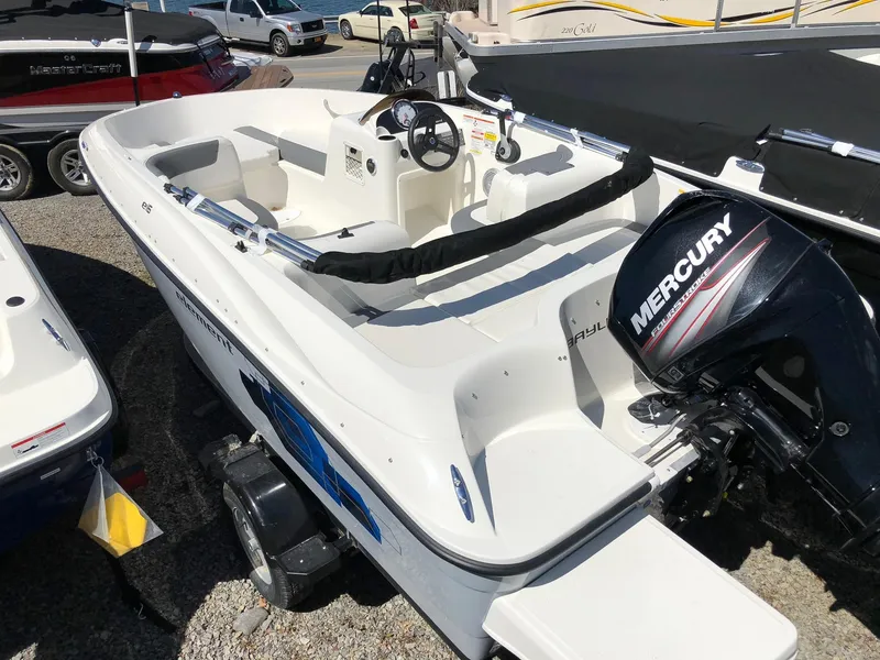 Slide: The Image of Bayliner E16 2018 - 3