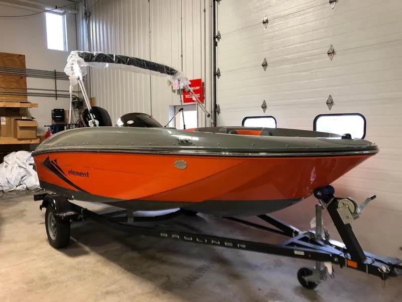 Slide: The Image of Bayliner E16 2019 - 1