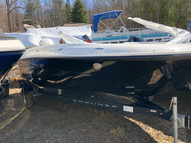 Slide: The Image of Bayliner E18 2018 - 1