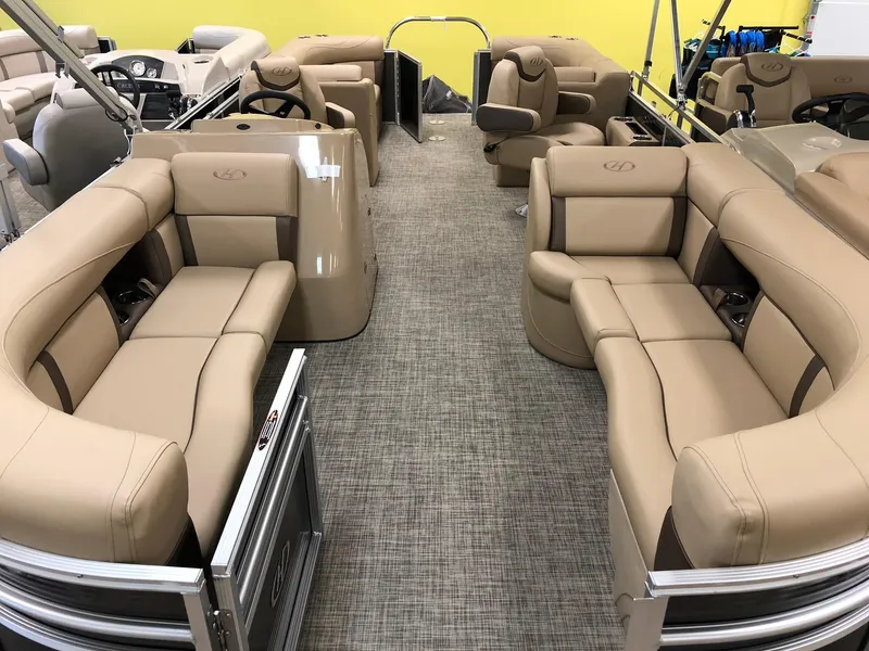 Slide: The Image of Harris Cruiser 210 CS 2019 - 2