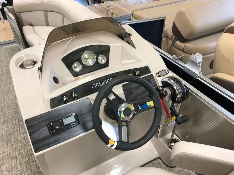 Slide: The Image of Harris Cruiser 230 CWDH 2019 - 5