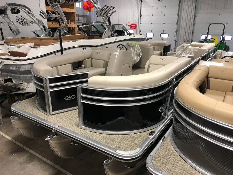 Slide: The Image of Harris Cruiser 230 CWDH 2019 - 1