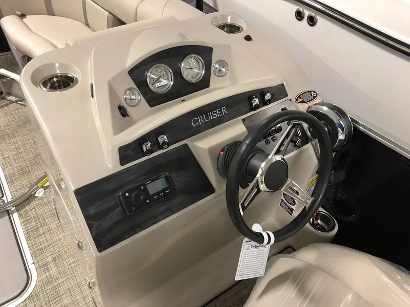 Slide: The Image of Harris Cruiser 230 CWDH 2019 - 3