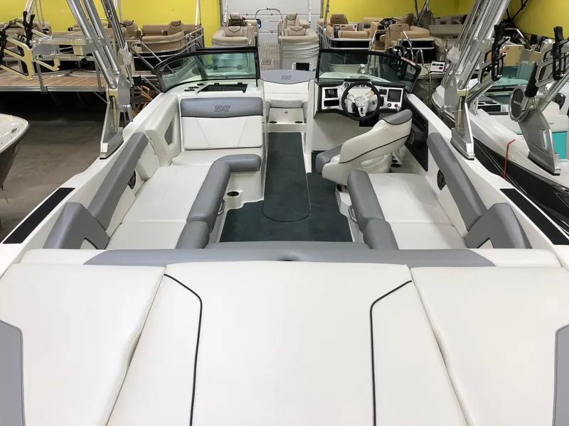 Slide: The Image of MasterCraft NXT 22 2019 - 3