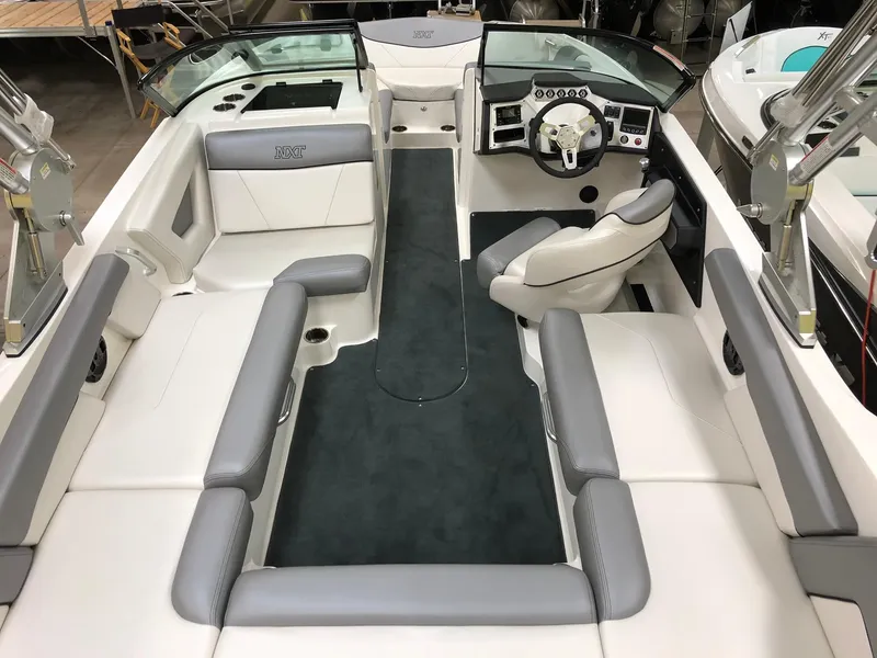 Slide: The Image of MasterCraft NXT 22 2019 - 4
