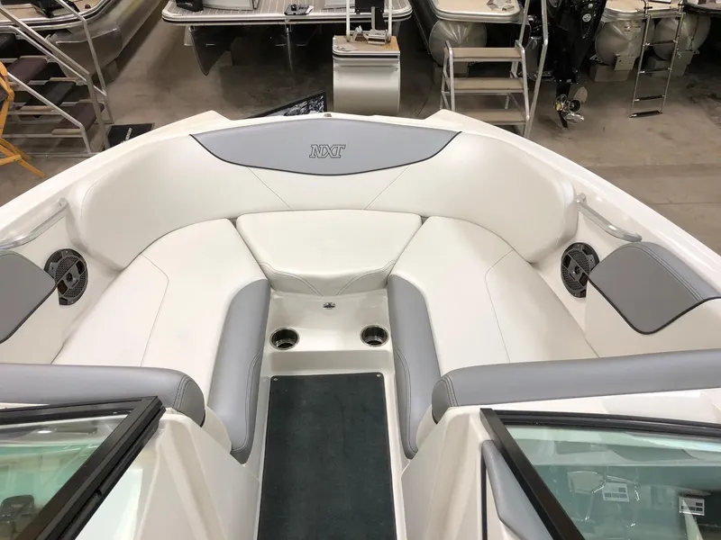 Slide: The Image of MasterCraft NXT 22 2019 - 6