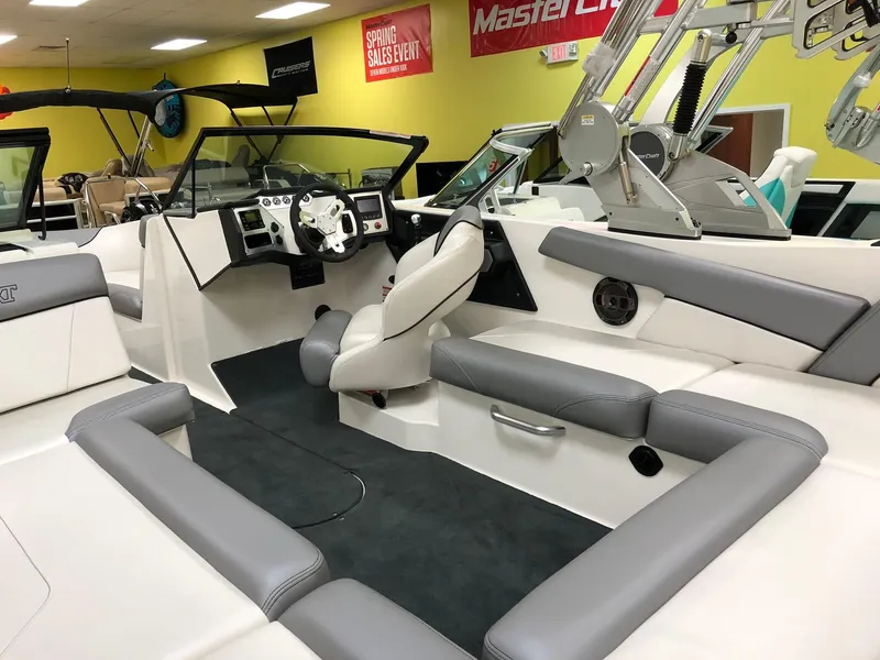 Slide: The Image of MasterCraft NXT 22 2019 - 9