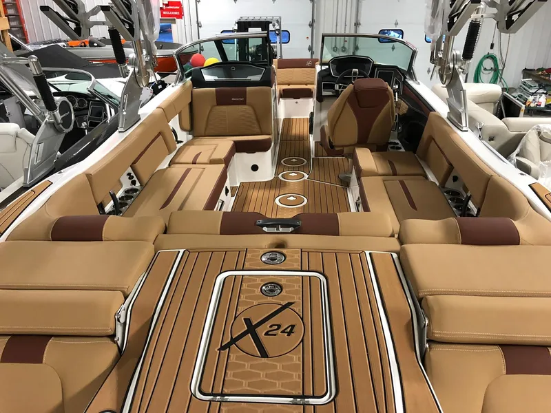 Slide: The Image of MasterCraft X24 2019 - 2