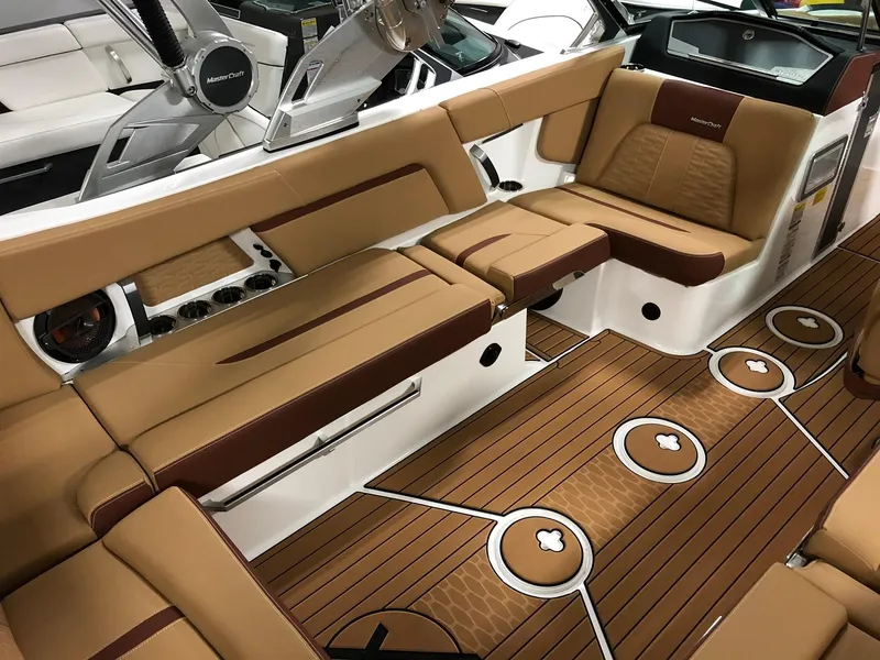 Slide: The Image of MasterCraft X24 2019 - 7