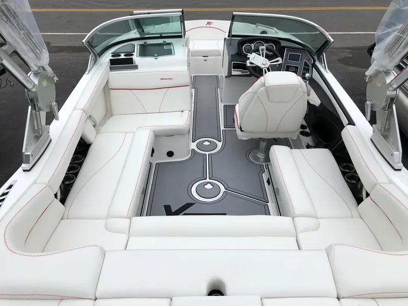 Slide: The Image of MasterCraft XT20 2019 - 5