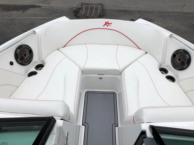 Slide: The Image of MasterCraft XT20 2019 - 7