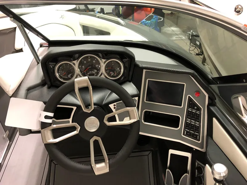 Slide: The Image of MasterCraft XT23 2019 - 5