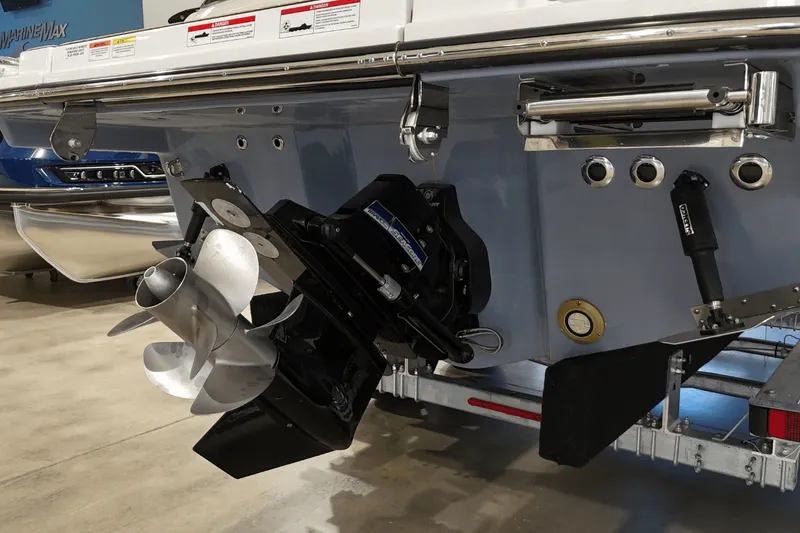 Slide: The Image of Sea Ray SLX 260 2026 - 29