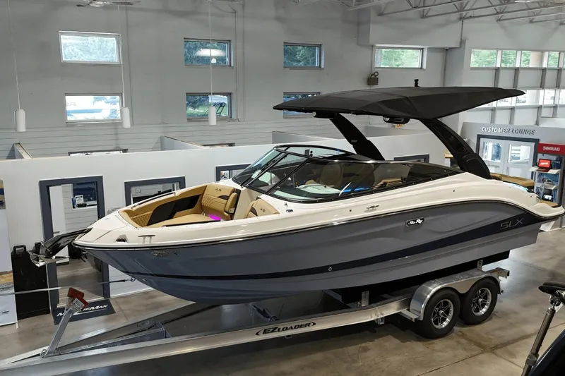Slide: The Image of Sea Ray SLX 260 2026 - 7