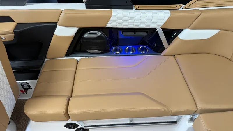 Slide: The Image of Mastercraft XT22 2026 - 30