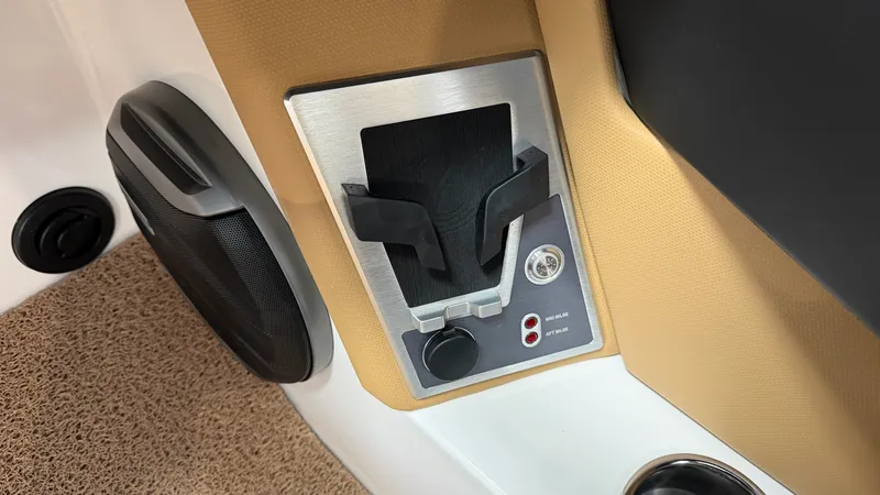 Slide: The Image of Mastercraft XT22 2026 - 61