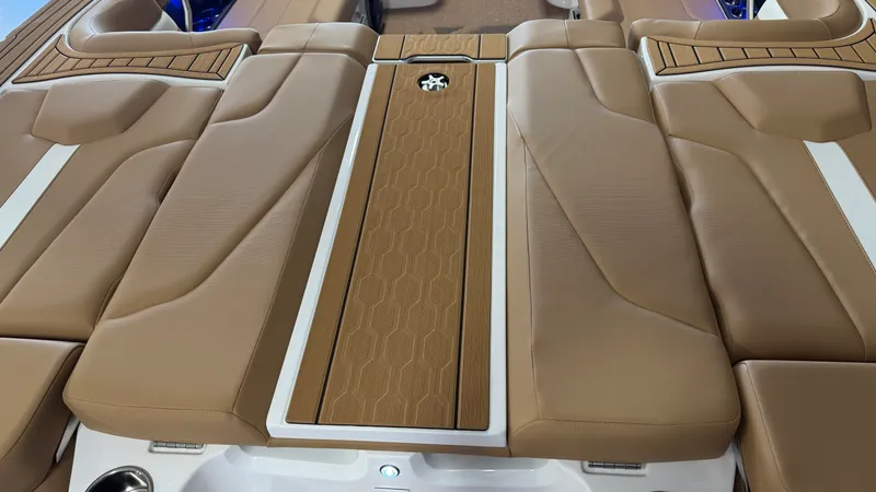 Slide: The Image of Mastercraft XT22 2026 - 22