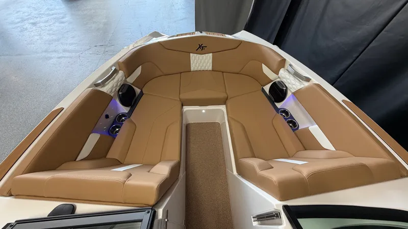 Slide: The Image of Mastercraft XT22 2026 - 73