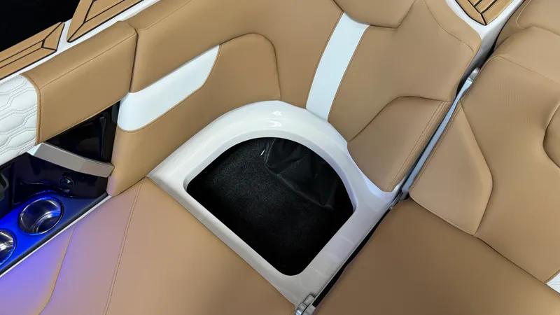 Slide: The Image of Mastercraft XT22 2026 - 38