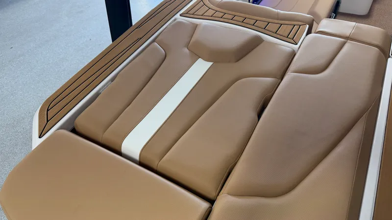 Slide: The Image of Mastercraft XT22 2026 - 16