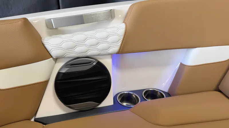 Slide: The Image of Mastercraft XT22 2026 - 78