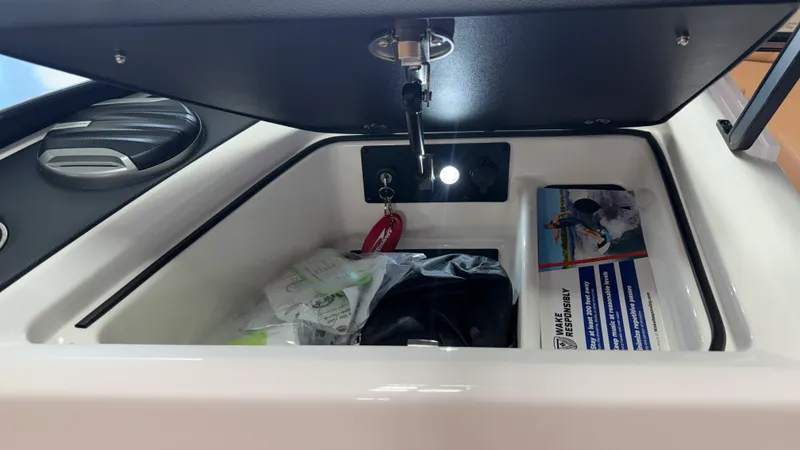 Slide: The Image of Mastercraft XT22 2026 - 55
