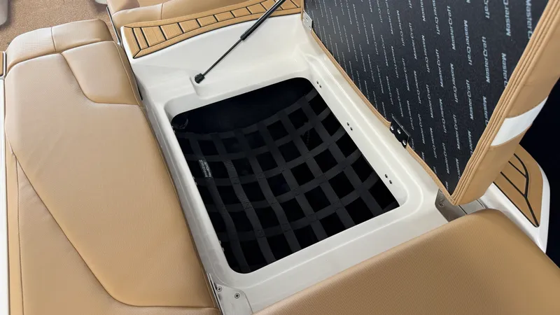 Slide: The Image of Mastercraft XT22 2026 - 21