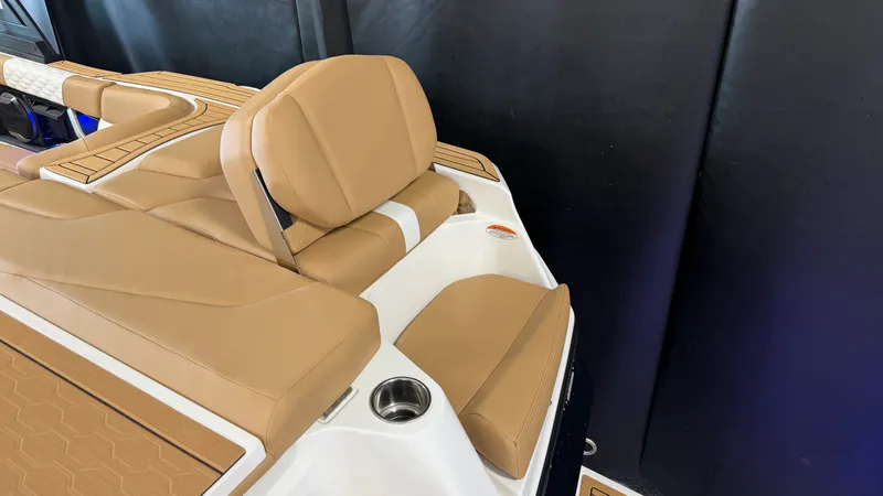 Slide: The Image of Mastercraft XT22 2026 - 19