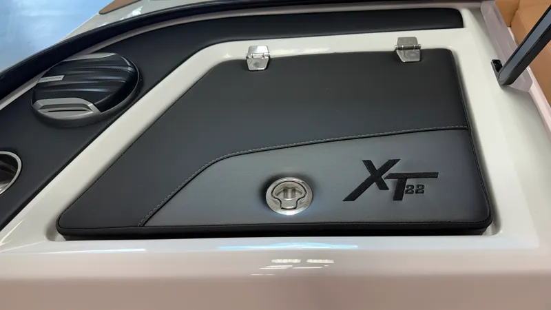 Slide: The Image of Mastercraft XT22 2026 - 54
