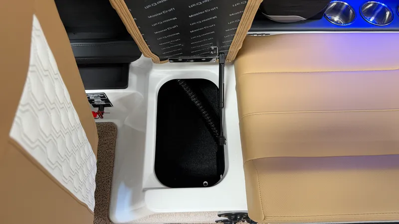 Slide: The Image of Mastercraft XT22 2026 - 31