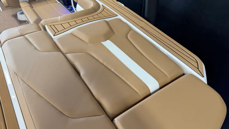 Slide: The Image of Mastercraft XT22 2026 - 20