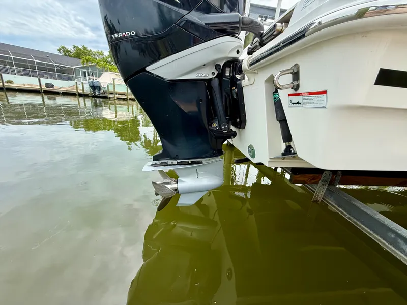 Slide: The Image of Boston Whaler 280 OUTRAGE 2021 - 10