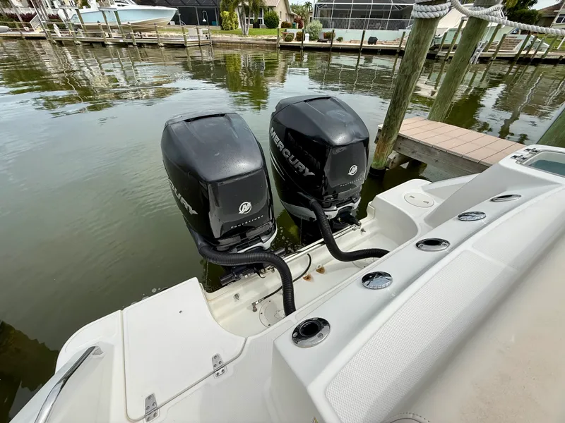 Slide: The Image of Boston Whaler 280 OUTRAGE 2021 - 11