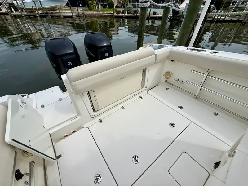 Slide: The Image of Boston Whaler 280 OUTRAGE 2021 - 13