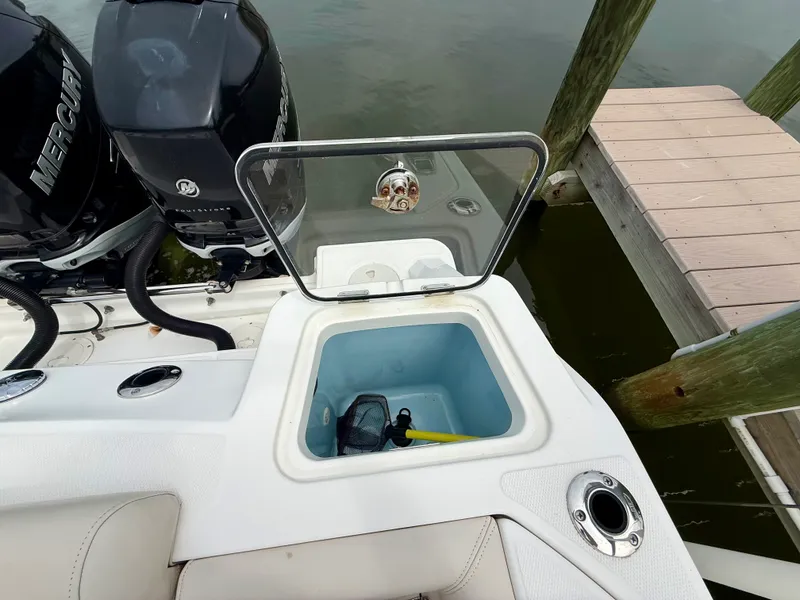 Slide: The Image of Boston Whaler 280 OUTRAGE 2021 - 14