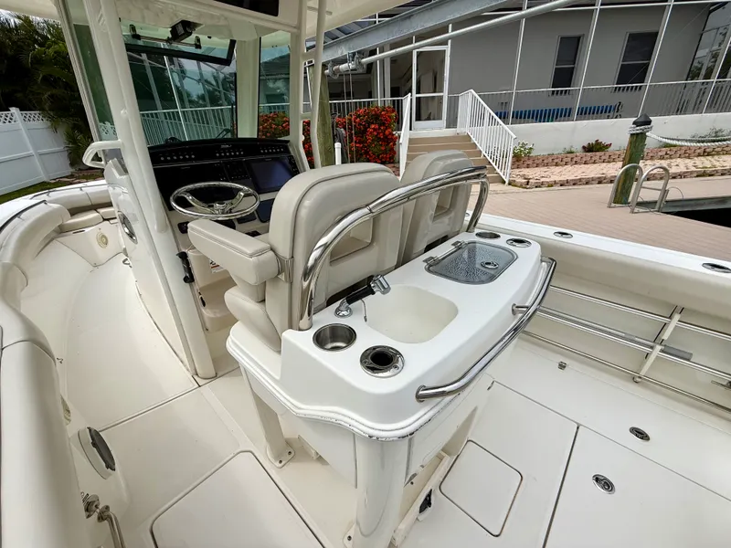 Slide: The Image of Boston Whaler 280 OUTRAGE 2021 - 16