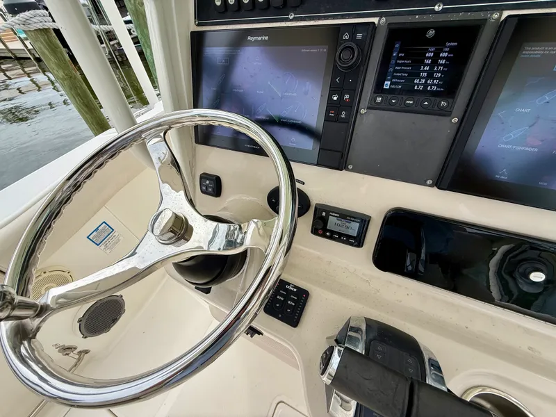 Slide: The Image of Boston Whaler 280 OUTRAGE 2021 - 21