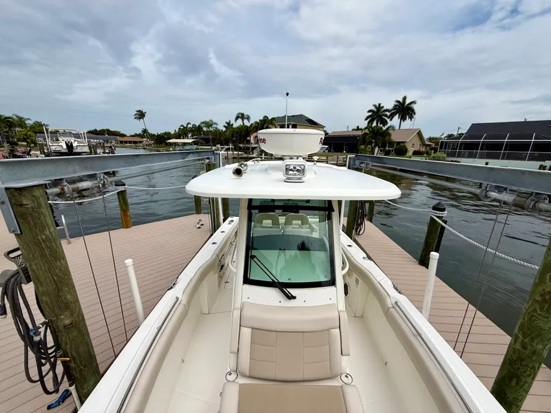 Slide: The Image of Boston Whaler 280 OUTRAGE 2021 - 28