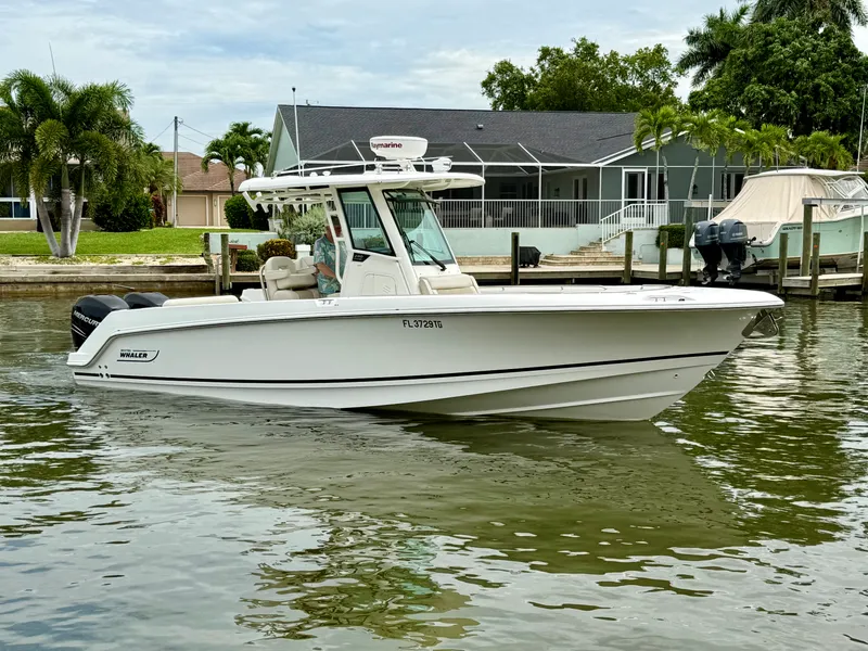 Slide: The Image of Boston Whaler 280 OUTRAGE 2021 - 3